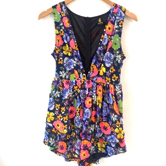(A53) NEW Passion Fusion Floral Ruffled Deep V-Neck front Romper, Sz Small, NWOT - Picture 10 of 13